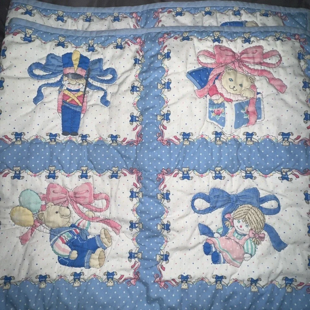 Vtg Toys and Bows Baby Quilt Blanket‎ Unisex 57 X 41 Dolls Cats Soldiers Bears